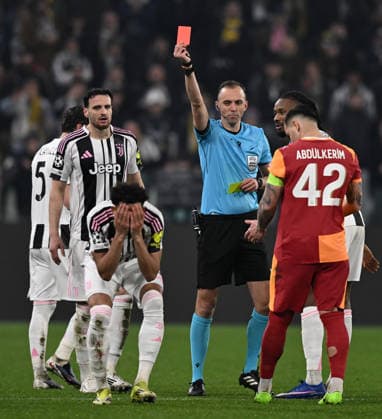 Db Torino 25 02 2026 - Champions League Juventus-Galatasaray foto Daniele Buffa Image nella foto: espulsione Lloyd Kelly 