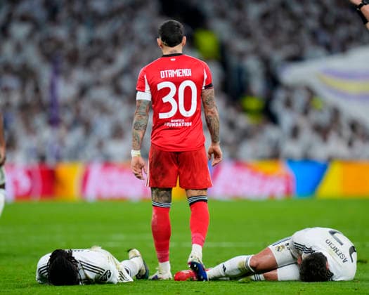 ESP: Real Madrid - SL Benfica. UEFA Champions League. Round of 16. Second Leg. Raul Asencio of Real Madrid CF during the UEFA Champions League match, between Real Madrid and SL Benfica, Round of 16, second leg, played at Santiago Bernabeu Stadium on February 25, 2026 in Madrid, Spain. kpng Copyright: xCesarxCebollax xPRESSINPHOTOx PS_260225_RMA_BEN_073