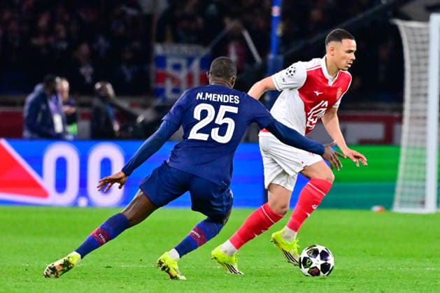 FOOTBALL : PSG vs Monaco - Ligue des Champions - 25 02 2026 VANDERSON ( 2 - Monaco ) and TAVARES Nuno MENDES ( 25 - PSG ) during the UEFA Champions League match between Paris Saint Germain and AS Monaco at Parc Des Princes on February 25 , 2026 in Paris, France. ( Photo by Federico Pestellini PsnewZ ) ParisFrance  Copyright: xFedericoxPestellinix