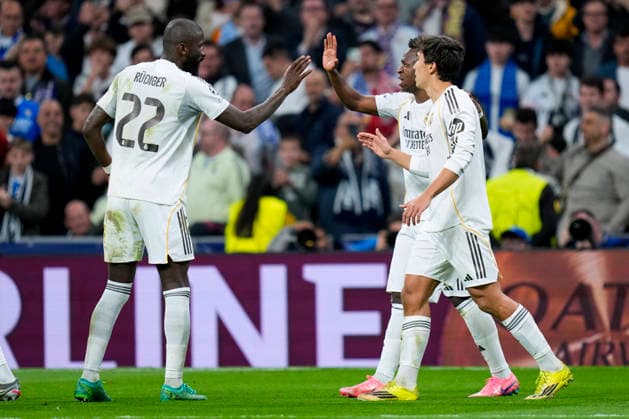 ESP: Real Madrid - SL Benfica. UEFA Champions League. Round of 16. Second Leg. Vinicius Junior of Real Madrid CF during the UEFA Champions League match, between Real Madrid and SL Benfica, Round of 16, second leg, played at Santiago Bernabeu Stadium on February 25, 2026 in Madrid, Spain. kpng Copyright: xCesarxCebollax xPRESSINPHOTOx PS_260225_RMA_BEN_082