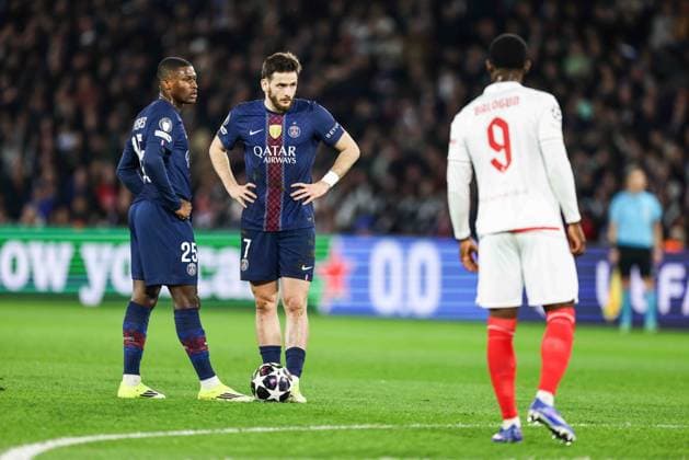 Paris Saint-Germain (PSG) v AS Monaco - UCL PARIS, FRANCE - FEBRUARY 25: Nuno Mendes of Paris Saint-Germain (L) and Khvicha Kvaratskhelia of Paris Saint-Germain (R) during the UEFA Champions League play-off second leg football match between Paris Saint-Germain (PSG) and AS Monaco at the Parc des Princes stadium in Paris. Ibrahim Ezzat Anadolu Paris France. Editorial use only. Please get in touch for any other usage.  Copyright: x2026xAnadoluxÄ°brahimxEzzatx