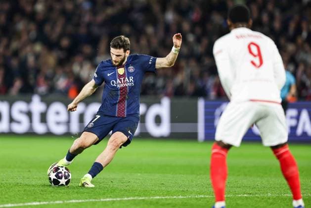 Paris Saint-Germain (PSG) v AS Monaco - UCL PARIS, FRANCE - FEBRUARY 25: Khvicha Kvaratskhelia of Paris Saint-Germain during the UEFA Champions League play-off second leg football match between Paris Saint-Germain (PSG) and AS Monaco at the Parc des Princes stadium in Paris. Ibrahim Ezzat Anadolu Paris France. Editorial use only. Please get in touch for any other usage.  Copyright: x2026xAnadoluxÄ°brahimxEzzatx