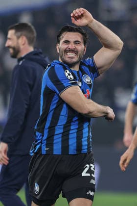Atalanta v Borussia Dortmund, UEFA Champions League, Bergamo, Italy Bergamo, Italy. 25th, February 2026. Sead Kolasinac (23) of Atalanta seen in celebraiton af the UEFA Champions League match between Atalanta B.C. and Borussia Dortmund at New Balance Arena in Bergamo. Italy, Bergamo  Copyright: xGonzalesxPhoto StefanoxNicolix