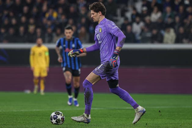 Atalanta v Borussia Dortmund, UEFA Champions League, Bergamo, Italy Bergamo, Italy. 25th, February 2026. Goalkeeper Gregor Kobel of Borussia Dortmund seen during the UEFA Champions League match between Atalanta B.C. and Borussia Dortmund at New Balance Arena in Bergamo. Italy, Bergamo  Copyright: xGonzalesxPhoto StefanoxNicolix