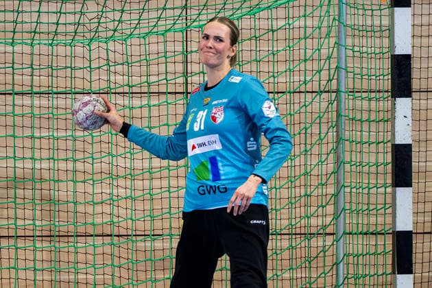 Handball Bundesliga Women,HBF, Season 2025 2026 SV Union Halle Neustadt vs BSV Sachsen Zwickau Halle, Germany February 25, 2026 In the picture Goalkeeper Sofie Kruggel Halle dissatisfied, disappointed, disappointed, dejected, frustrated, Halle Saale SWH Arena Sachsen Anhalt Germany