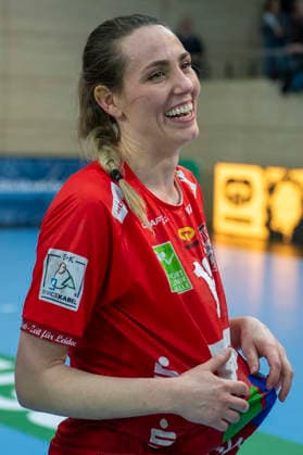 Handball Bundesliga Women,HBF, Season 2025 2026 SV Union Halle Neustadt vs BSV Sachsen Zwickau Halle, Germany February 25, 2026 In the picture Madeleine Östlund Oestlund Halle laughing, smiling, in a good mood, grinning, grinning, Halle Saale SWH Arena Sachsen Anhalt Germany