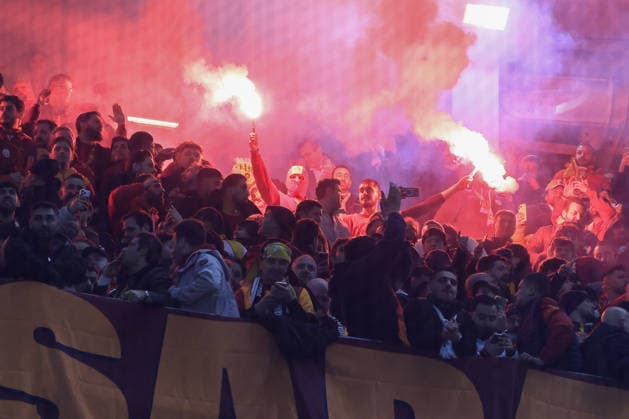 Juventus v Galatasaray - UEFA Champions League TURIN, ITALY, FEBRUARY 25: Galatasaray fans celebrate after Victor Osimhen, of Galatasaray, scored during the UEFA Champions League round of 16 play-off second leg match between Juventus and Galatasaray at the Juventus Stadium in Turin, Italy, on February 25, 2026. Riccardo De Luca Anadolu Turin Italy. Editorial use only. Please get in touch for any other usage.  Copyright: x2026xAnadoluxRiccardoxDexLucax