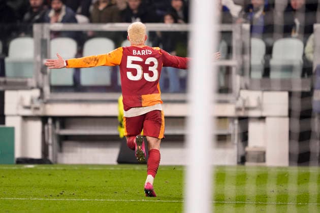 Galatasaray s Baris Yilmaz celebrates after scoring the 3-2 goal for his team during the Uefa Champions League soccer match between Juventus and Galatasaray at the Allianz Stadium in Turin, playoff 2 2, north west Italy - January 25, 2026. - Soccer  Copyright: xFabioxFerrari LaPressex