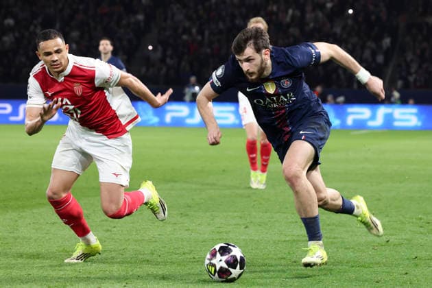 FOOTBALL : Paris Saint Germain Vs AS Monaco - Ligue des Champions - 25 02 2026 Khvicha Kvaratskhelia (PSG) Vs Vanderson (AS Monaco) ParisFrance  Copyright: xMichaelxBaucherx