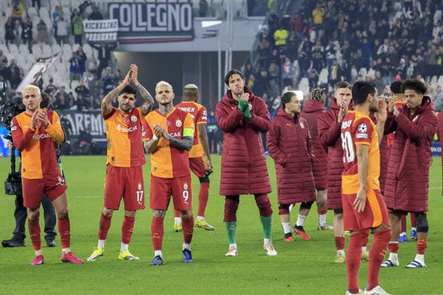 Juventus v Galatasaray - UEFA Champions League TURIN, ITALY, FEBRUARY 25: Galatasaray players greet fans at the end of the UEFA Champions League round of 16 play-off second leg match between Juventus and Galatasaray at the Juventus Stadium in Turin, Italy, on February 25, 2026. Riccardo De Luca Anadolu Turin Italy. Editorial use only. Please get in touch for any other usage.  Copyright: x2026xAnadoluxRiccardoxDexLucax