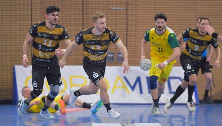 25 02 2026, Dresdens Anton Preußner with the ball, Handball, 2 Bundesliga, HC Elbflorenz Dresden VfL Eintracht Hagen, c Dresden