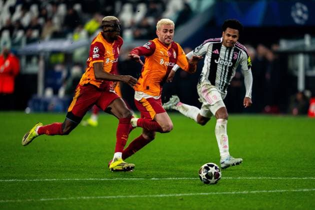 Juventus v Galatasaray - UEFA Champions League TURIN, ITALY - FEBRUARY 25: Baris Alper Yilmaz of Galatasaray (C) in action during the UEFA Champions League round of 16 play-off second leg match between Juventus and Galatasaray at the Juventus Stadium in Turin, Italy, on February 25, 2026. Mine Kasapoglu Anadolu Turin Italy. Editorial use only. Please get in touch for any other usage.  Copyright: x2026xAnadoluxMinexKasapoglux