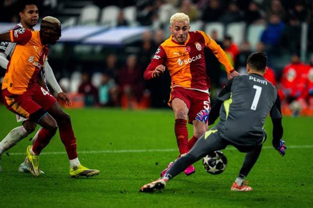 Juventus v Galatasaray - UEFA Champions League TURIN, ITALY - FEBRUARY 25: Baris Alper Yilmaz of Galatasaray (2nd R) in action during the UEFA Champions League round of 16 play-off second leg match between Juventus and Galatasaray at the Juventus Stadium in Turin, Italy, on February 25, 2026. Mine Kasapoglu Anadolu Turin Italy. Editorial use only. Please get in touch for any other usage.  Copyright: x2026xAnadoluxMinexKasapoglux