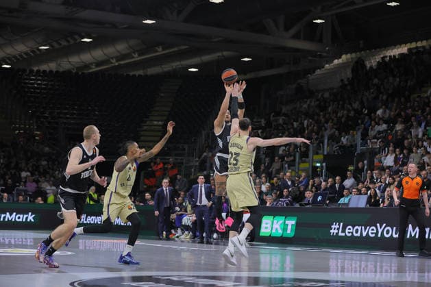 03 Carsen EDWARDS Virtus Bologna BASKETBALL - ITALIAN SERIE A Virtus Bologna vs Fc Barcellona 25-02-2026 23 Tornike Shengelia Barcellona BASKETBALL - ITALIAN SERIE A Virtus Bologna vs Fc Barcellona 25-02-2026 during Virtus Bologna vs FC Barcellona, Basketball Euroleague match in Bologna, Italy, February 25 2026  Copyright: xValentinoxOrsini IPAxSportx xipa-agency.netx xx IPA_72034586 IPA_Agency_IPA72034586