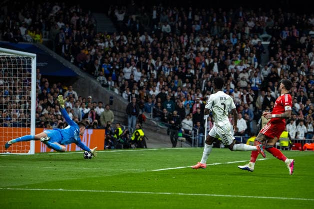 UEFA Champions League match between Real Madrid and Benfica - 25 Feb 2026 Vinicius Jr. of Real Madrid in action during the second leg of the UEFA Champions League match between Real Madrid and Benfica played at the Santiago Bernabéu Stadium. Final score: Real Madrid 2 - 1 AS Benfica. Madrid Spain Copyright: xDavidxCanalesx xSOPAxImagesx DCUCLRMBenfica260225-36