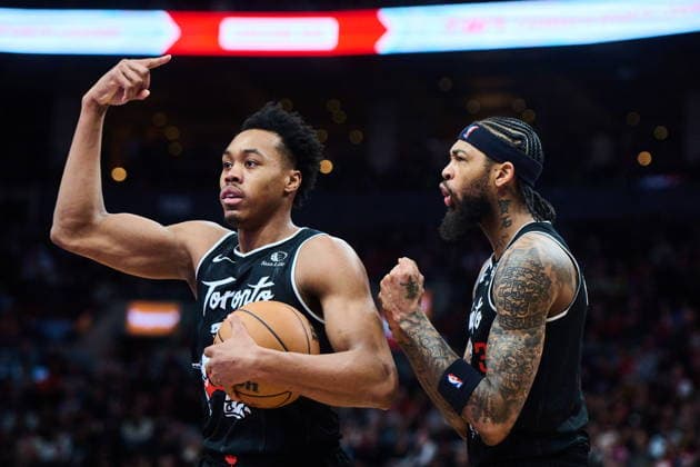 February 25, 2026, Toronto, On, Canada: Toronto Raptors Scottie Barnes (left) and Brandon Ingram (3) react to a call during second half NBA, Basketball Herren, USA basketball action against the San Antonio Spurs in Toronto, on Wednesday, Feb. 25, 2026. Canada News - February 25, 2026 - ZUMAc35_ 20260225_zaf_c35_102 Copyright: xSammyxKoganx