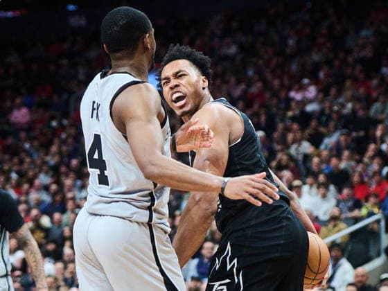 February 25, 2026, Toronto, On, Canada: Toronto Raptors Scottie Barnes (right) reacts after stealing the ball from San Antonio Spurs De Aaron Fox (4) during second half NBA, Basketball Herren, USA basketball action in Toronto, on Wednesday, Feb. 25, 2026. Canada News - February 25, 2026 - ZUMAc35_ 20260225_zaf_c35_109 Copyright: xSammyxKoganx