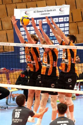 DEU, DVV, 1 VBL, BR Volleys vs VCO Olympia, 25 02 2026, Hohenschoenhausen, Berlin, DEU, DVV, 1 VBL, BR Volleys vs VCO Olympia, in the picture BR Volleys player block, Arthur Wehner BR Volleys 17 , Benjamin Kirsch BR Volleys 8 , Moritz Reichert BR Volleys 15 nordphotoxGmbHx xEngler nph00076