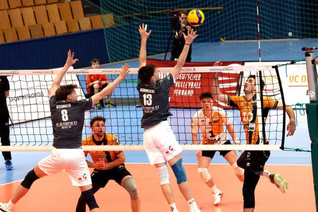 DEU, DVV, 1 VBL, BR Volleys vs VCO Olympia, 25 02 2026, Hohenschoenhausen, Berlin, DEU, DVV, 1 VBL, BR Volleys vs VCO Olympia, in the picture Simon Plaskie BR Volleys 7 , Daniel Malescha BR Volleys 10 , Maximilian Treiter BR Volleys 1 , Schmiedeke, Kilian VC Olympia Berlin 13 , Stemmler, Tobias VC Olympia Berlin 8 , Staehle, nordphotoxGmbHx xEngler nph00076