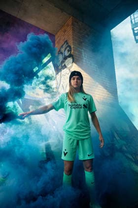 Michele Tschudin FC Viktoria Berlin the Burn off a Bengalos Michele Tschudin of FC Viktoria Berlin, The in the 2 Women Bundesliga plays, the Burn off a Bengalos, Them is in Blue Smoke wrapped Copyright: xJosuaxPiorrxJosuaxPiorrx