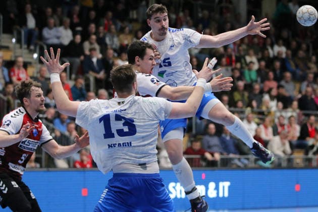 25 02 2026 Handball Men 2025 2026 2 Handball Bundesliga 21 Matchday HSG Nordhorn Lingen Dessau Roßlauer HV 06 EmslandArena Lingen Marcel Nowak Dessau, 15, white plays a pass Lingen Ems Lower Saxony Germany