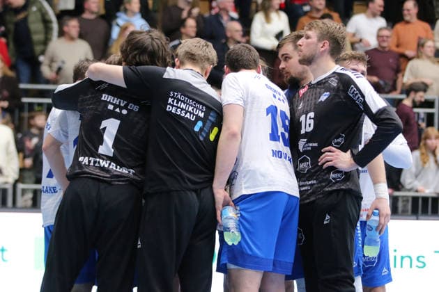 25 02 2026 Handball Men 2025 2026 2 Handball Bundesliga 21 Matchday HSG Nordhorn Lingen Dessau Roßlauer HV 06 EmslandArena Lingen Disappointment at DRHV after the match Lingen Ems Lower Saxony Germany