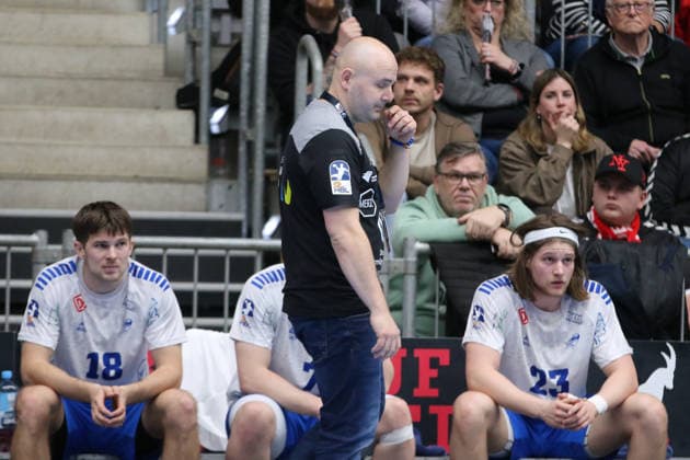 25 02 2026 Handball Men 2025 2026 2 Handball Bundesliga 21 Matchday HSG Nordhorn Lingen Dessau Roßlauer HV 06 EmslandArena Lingen Vanja Radic Dessau, coach was not satisfied with his teams performance at times Lingen Ems Lower Saxony Germany