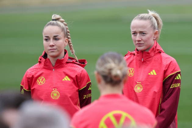 26 02 2026, xgrfx, Football DFB Media Dates, German Womens National Team Training v l Giulia Gwinn, Lea Schüller German Womens National Team DFL DFB REGULATIONS PROHIBIT ANY USE OF PHOTOGRAPHS as IMAGE SEQUENCES and or QUASI VIDEO Frankfurt am Main