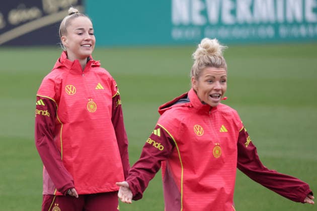 26 02 2026, xgrfx, Football DFB Media Dates, German Womens National Team Training v l Giulia Gwinn, Linda Dallmann German Womens National Team DFL DFB REGULATIONS PROHIBIT ANY USE OF PHOTOGRAPHS as IMAGE SEQUENCES and or QUASI VIDEO Frankfurt am Main