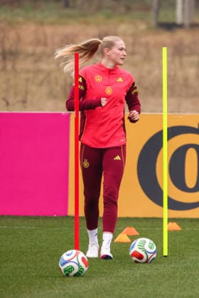 Frankfurt am Main, Germany February 26, 2026 Preparation for the Womens World Cup qualifier Germany vs Slovenia Training In the picture Camilla Küver Kuever Germany training before the first World Cup qualifier in Frankfurt Copyright: HMBxMedia MadeleinexFantini