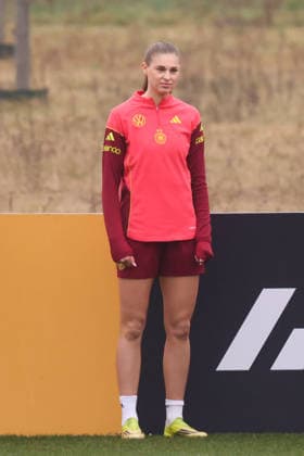 Frankfurt am Main, Germany February 26, 2026 Preparation for the Womens World Cup qualifier Germany vs Slovenia Training In the picture Jule Brand Germany training before the first World Cup qualifier in Frankfurt Copyright: HMBxMedia MadeleinexFantini