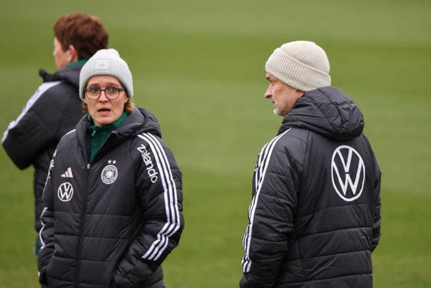 Frankfurt am Main, Germany February 26, 2026 Preparation for the Womens World Cup qualifier Germany vs. Slovenia Training In the picture from left Copyright: HMBxMedia MadeleinexFantini