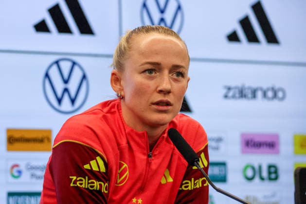 Frankfurt am Main, Germany February 26, 2026 Preparation for the Womens World Cup qualifier Germany vs Slovenia Press conference In the picture Lea Schüller Schueller Germany at the press conference in Frankfurt Copyright: HMBxMedia MadeleinexFantini