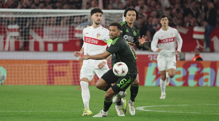 Stuttgart , Europa League VfB Stuttgart vs Celtic Glasgow , from left Atakan Karazor VfB Austin Trusty Glasgow
