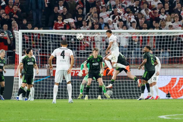 In the penalty area of Celtic Glasgow , Germany, Football, UEFA Europa League, Play offs, 2025 2026, VfB Stuttgart vs Celtic Glasgow, 26 02 2026, Stuttgart MHP Arena Germany Copyright: xGrantxHubbsx