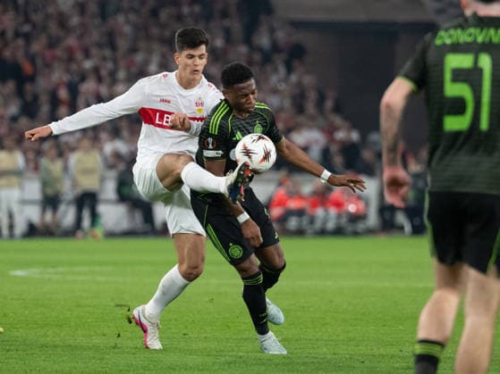 v li in duel Chema Andreas VfB Stuttgart, 30 , Junior Adamu Celtic Glasgow, 09 GER, VfB Stuttgart vs Celtic FC Glasgow, Football, UEFA Europa League, Men, Play Offs second leg, Season 2025 2026, 26 02 2026, GER, VfB Stuttgart vs Celtic FC Glasgow, Football, UEFA Europa League, Men, Play Offs second leg, Season 2025 2026, 26 02 2026 Stuttgart Copyright: xEibner-Pressefoto WolfgangxFrankx EP_WFK