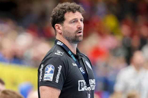 Coach Florian Kehrmann TBV Lemgo Lippe looks dejected, DAIKIN Handball Bundesliga, TBV Lemgo Lippe v Handball Sport Verein Hamburg, PHOENIX CONTACT arena on February 26, 2026 in Lemgo, Germany Photo by Marco Steinbrenner DeFodi Images Coach Florian Kehrmann TBV Lemgo Lippe looks dejected, DAIKIN Handball Bundesliga, TBV Lemgo Lippe v Handball Sport Verein Hamburg, PHOENIX CONTACT arena, February 26, 2026 in Lemgo, Germany Photo by Marco Steinbrenner DeFodi Images