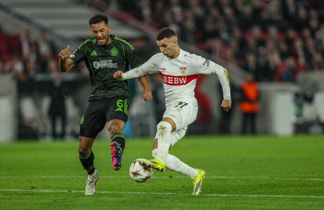 GER, Stuttgart, VfB Stuttgart vs Celtic Glasgow, Europa League, Football, UEFA, Season 2025 2026, MHP Arena, Playoffs, second leg in picture v l Auston Trusty Celtic Glasgow 6 , Badredine Bouanani VfB Stuttgart 27 , duel DFB DFL REGULATIONS PROHIBIT ANY USE OF PHOTOGRAPHS AS IMAGE SEQUENCES AND OR QUASI VIDEO, 26 02 2026 Copyright: HMBxMedia HendrikxHamelau