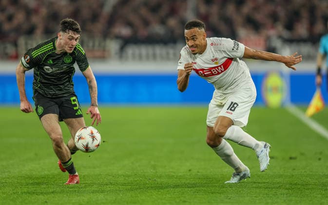 GER, Stuttgart, VfB Stuttgart vs Celtic Glasgow, Europa League, Football, UEFA, Season 2025 2026, MHP Arena, Playoffs, Second leg in picture v l Colby Donovan Celtic Glasgow 51 , Jamie Leweling VfB Stuttgart 18 DFB DFL REGULATIONS PROHIBIT ANY USE OF PHOTOGRAPHS AS IMAGE SEQUENCES AND OR QUASI VIDEO, 26 02 2026 Copyright: HMBxMedia HendrikxHamelau