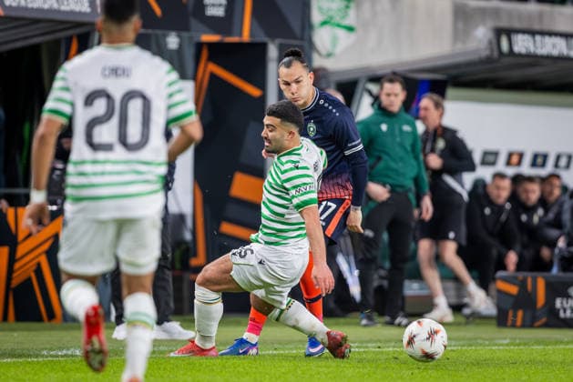 FERENCVAROS - LUDOGORETS Mohammad Abu Fani of Ferencvaros and Son of Ludogorets during the 2 nd leg of KO play off s of UEFA Europa league football match between Ferencvarosi TC and PFC Ludogorets Razgrad. Groupama Arena, Ferencvaros Arena, Budapest, Hungary, February 26, 2026. Photo by Branislav Racko Copyright: xx 080A7040