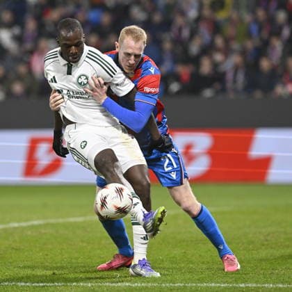 Andrews Tetteh of Panathinaikos, left, and Vaclav Jemelka of Plzen in action during the European League playoffs return match of 1st round Viktoria Plzen vs Panathinaikos Athens on February 26, 2026 in Pilsen, Czech Republic. (CTKxPhoto MiroslavxChaloupka) CTKPhotoP2026022607558  CTKPhotoP2026022607558