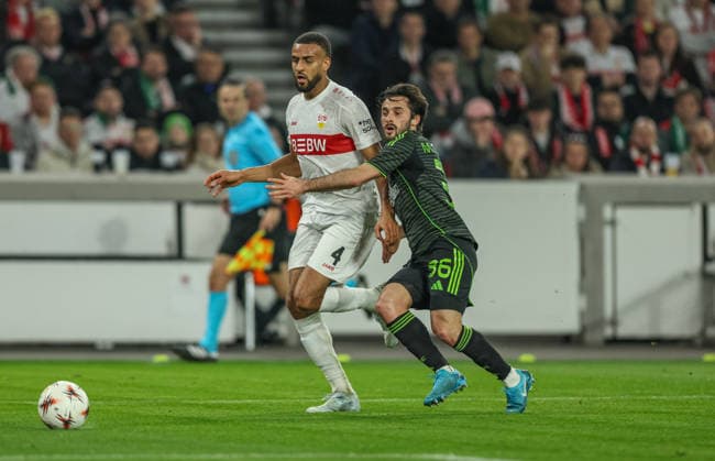 GER, Stuttgart, VfB Stuttgart vs Celtic Glasgow, Europa League, Football, UEFA, Season 2025 2026, MHP Arena, Playoffs, Second leg in picture f l Josha Vagnoman VfB Stuttgart 4 , Marcelo Saracchi Celtic Glasgow 36 DFB DFL REGULATIONS PROHIBIT ANY USE OF PHOTOGRAPHS AS IMAGE SEQUENCES AND OR QUASI VIDEO, 26 02 2026 Copyright: HMBxMedia HendrikxHamelau