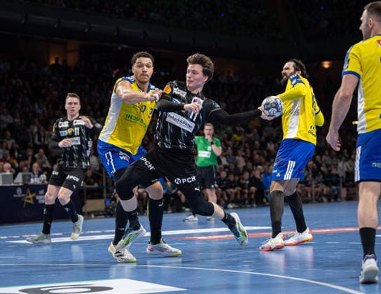 Handball, Men, Season 2025 2026, Champions League Group A, Matchday 12 , Füchse Berlin Industria Kielce, v l Theo Monar Kielce , Nils Lichtlein Füchse Berlin , Jorge Maqueda Peno Kielce , 26 02 2026, Copyright: xSebastianxRäppold MatthiasxKochx