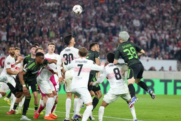 Action in the penalty area with Chema Andres 30 VfB Stuttgart , Daizen Maeda 38 Celtic Glasgow FC , Maximilian Mittelstaedt 7 VfB Stuttgart and Tiago Tomas 8 VfB Stuttgart , VfB Stuttgart vs Celtic Glasgow FC, Football, Men, UEFA Europa League, Season 2025 2026, Play off, Round 2 of 2, 26 02 2026 Stuttgart Baden Wuerttemberg Germany Copyright: xkolbert-press MartinxAgüerax