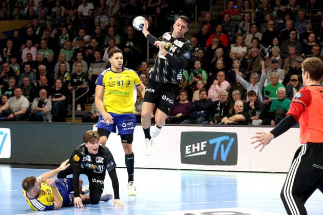 DEU, EHF Champions League, Fuechse Berlin vs Industria Kielce, 26 02 2026, Max Schmeling Halle, Berlin, DEU, EHF Champions League, Fuechse Berlin vs Industria Kielce, in the picture Aitor Arino Fuechse Berlin 14 , Nils Lichtlein Fuechse Berlin 17 , Theo Monar Industria Kielce 97 , Arkadiusz Moryto Industria Kielce 23 nordphotoxGmbHx xEngler nph00076