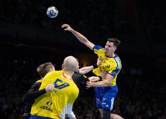 Handball, Men, Season 2025 2026, Champions League Group A, Matchday 12 , Füchse Berlin Industria Kielce, f l Mathias Gidsel Füchse Berlin , Artsem Karalek Kielce , Max Darj Füchse Berlin , Szymon Sicko Kielce , 26 02 2026, Copyright: xSebastianxRäppold MatthiasxKochx