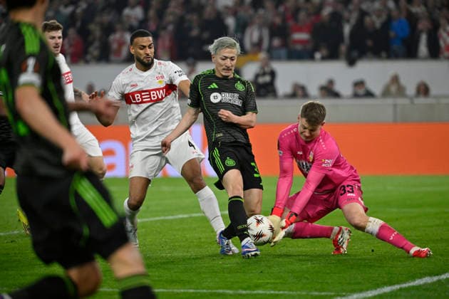 Goalkeeper Alexander Nuebel VfB Stuttgart 33 Action Josha Vagnoman VfB Stuttgart 04 Daizen Maeda Celtic Glasgow FC 38 VfB Stuttgart vs Celtic Glasgow FC EUROPA LEAGUE EL 26 02 2026 DFL REGULATIONS PROHIBIT ANY USE OF PHOTOGRAPHS AS IMAGE SEQUENCES AND OR QUASI VIDEO VfB Stuttgart vs Celtic Glasgow FC EL