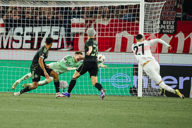 26 02 2026, xhettx, Football UEFA Europa League, VfB Stuttgart Celtic Glasgow v l Viljami Sinisalo Celtic FC, 12 parries world class against Badredine Bouanani VFB Stuttgart, 27 DFL DFB REGULATIONS PROHIBIT ANY USE OF PHOTOGRAPHS as IMAGE SEQUENCES and or QUASI VIDEO