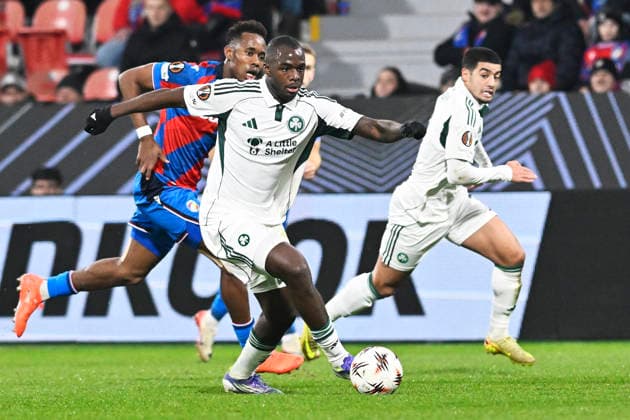 From left Sampson Dweh of Plzen and Andreas Teteh of Panathinaikos in action during the European League playoffs return match of 1st round Viktoria Plzen vs Panathinaikos Athens on February 26, 2026 in Pilsen, Czech Republic. (CTKxPhoto MiroslavxChaloupka) CTKPhotoP2026022608039  CTKPhotoP2026022608039
