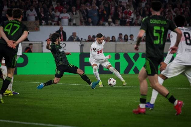 Badredine Bouanani 27 VfB Stuttgart in action, VfB Stuttgart vs Celtic Glasgow FC, Football, Men, UEFA Europa League, Season 2025 2026, Play off, Round 2 of 2, 26 02 2026 Stuttgart Baden Wuerttemberg Germany Copyright: xkolbert-press MartinxAgüerax